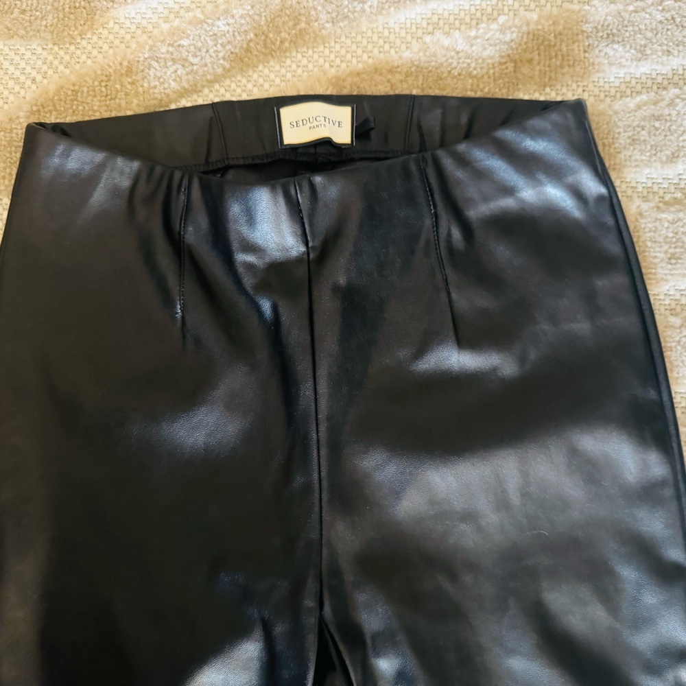 Seductive Cindy Faux Leather Cropped Flare Pants XS Black Vegan Leather Pull On - Picture 5 of 8